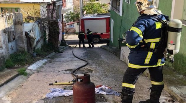 Λυσιμαχία Αγρινίου: Φωτιά σε φιάλη υγραερίου