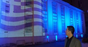 Αγρίνιο: Οι Καπναποθήκες Παπαστράτου «ντυμένες» με τη γαλανόλευκη! (Photo)