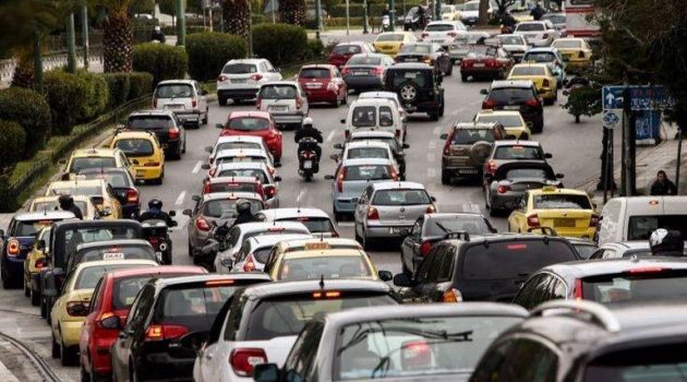 Πανικός: Ξεπερνούν το μισό εκατομμύριο τα αυτοκίνητα χωρίς ασφάλεια