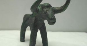 Αποκαλύφθηκε χάλκινο ειδώλιο ταύρου στον αρχαιολογικό χώρο της Ολυμπίας