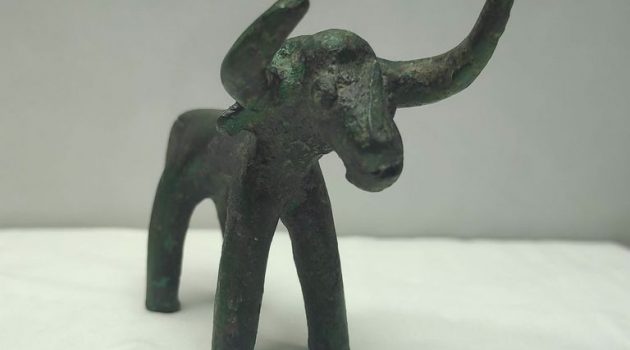 Αποκαλύφθηκε χάλκινο ειδώλιο ταύρου στον αρχαιολογικό χώρο της Ολυμπίας