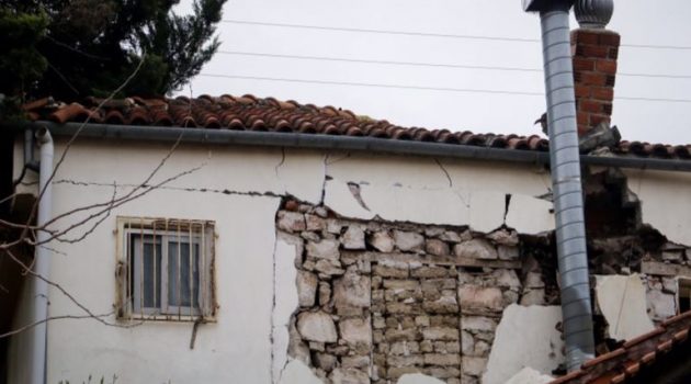 Σεισμός στην Ελασσόνα: Νέες ρωγμές σε σπίτια από τα 5,2 Ρίχτερ