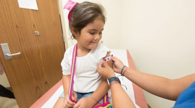 Ξεκίνησε η δοκιμή του εμβολίου της Moderna σε παιδιά από έξι μηνών