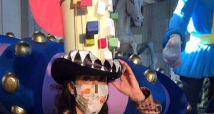 Πατρινό Καρναβάλι: Μάθημα Κατασκευής Καρναβαλικού Καπέλου