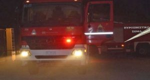Αγρίνιο: Κάηκαν δύο αγροτικές αποθήκες μετά από πυρκαγιά στο Μπούζι