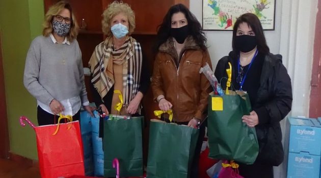 Αγρίνιο: Η «Ακτίνα Εθελοντισμού» προσφέρει δώρα στον Ξενώνα Φιλοξενίας Γυναικών (Photos)