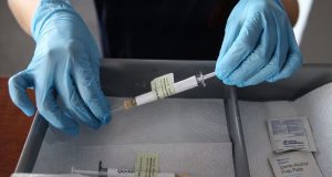ΣτΕ: Αποζημίωση από το Δημόσιο για ενδεχόμενες βλάβες από εμβολιασμό