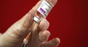 Πως θα γίνει η δεύτερη δόση του εμβολίου στο… εξοχικό