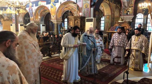 Δύο νέους Ιερείς χειροτόνησε ο Μητροπολίτης Κοσμάς (Photos)