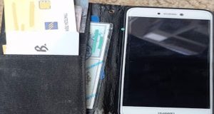 Αστυνομικός από το Παναιτώλιο βρήκε κινητό, έγγραφα και τα παρέδωσε