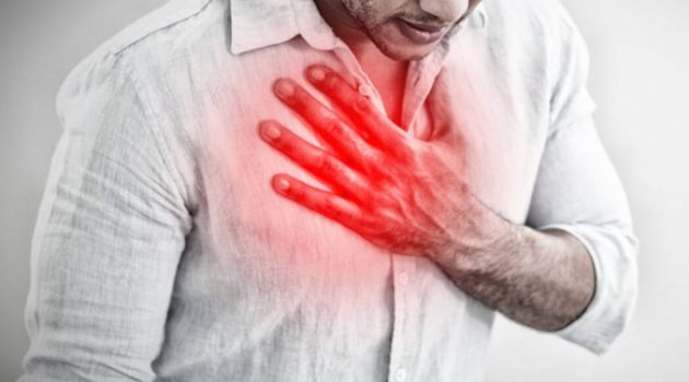Πόνος στο στήθος: 8 σοβαρές αιτίες πλην του εμφράγματος σε εικόνες