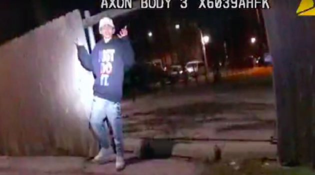 Η.Π.Α.: Αστυνομικός πυροβολεί 13χρονο που σηκώνει τα χέρια ψηλά (Videos)