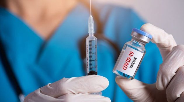 Σοκαριστική προειδοποίηση για συνεχόμενες αναμνηστικές δόσεις του εμβολίου