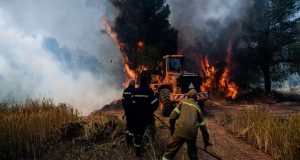 Φωτιά στην Κορινθία: Για βελτιωμένη εικόνα μιλά η Πυροσβεστική
