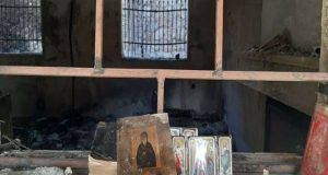 Φωτιά στο Σχίνο: Κάηκαν κειμήλια 500 ετών στη Μονή της…