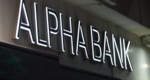 Alpha Bank: Υποχρεωτικό εμβολιασμό των υπαλλήλων ζητά ο σύλλογος προσωπικού