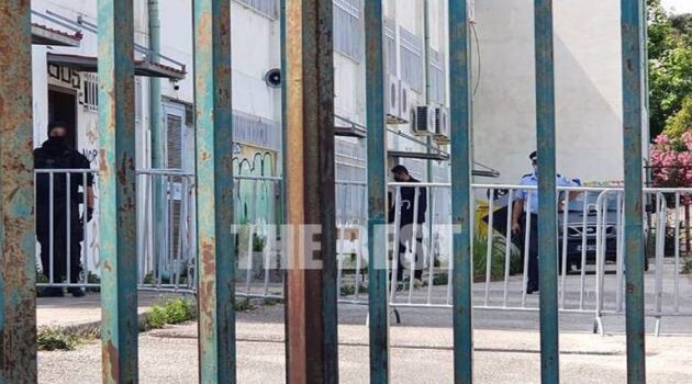 Πάτρα: Από τη φυλακή στο Εξεταστικό κέντρο- Kρατούμενος δίνει πανελλήνιες (Photo)