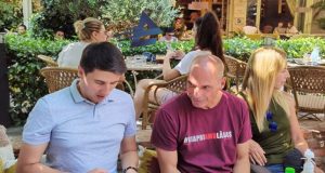 Αγρίνιο: Χαλαρό καφεδάκι για Γ. Βαρουφάκη και Δανάη Στράτου με…