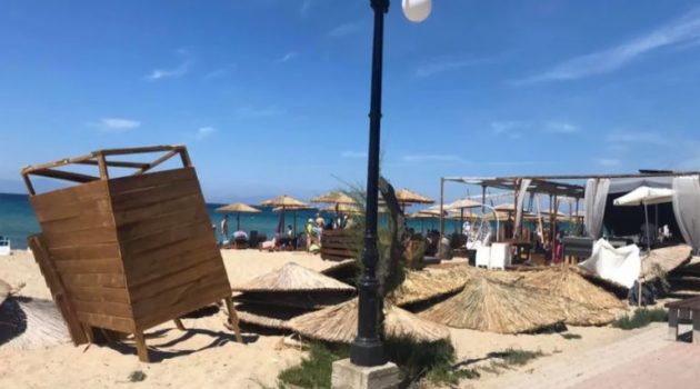 Μίνι ανεμοστρόβιλος «χτύπησε» παραλία της Χαλκιδικής