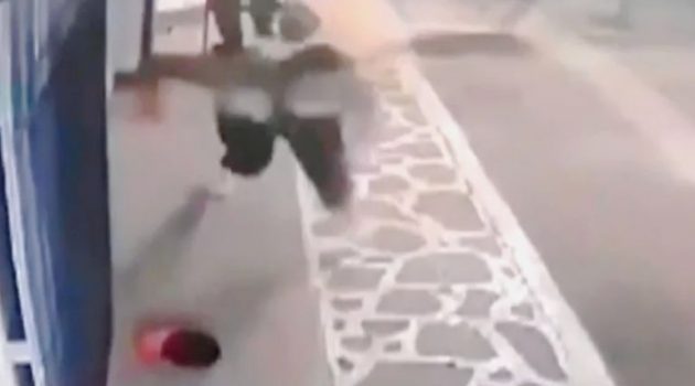 Χαλκιδική: 25χρονος πυροβολεί εν ψυχρώ δύο 20χρονους έξω από μπαρ (Video)