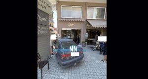 Ναύπακτος: Αυτοκίνητο εισέβαλε σε πρατήριο άρτου (Video)