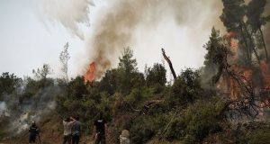 Εύβοια: «Η φωτιά θα φτάσει στη Χαλκίδα και την Ιστιαία,…