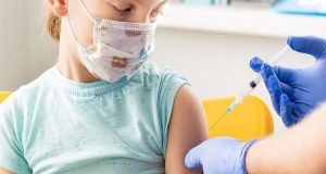 Τον Οκτώβριο ξεκινούν οι εμβολιασμοί για κορωνοϊό στον παιδίατρο –…