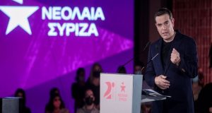 Αλ. Τσίπρας σε Νεολαία ΣΥ.ΡΙΖ.Α.: «Κατώτατος μισθός 800 ευρώ»