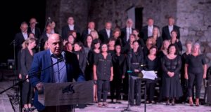 Η Μικτή Χορωδία Ναυπάκτου τραγούδησε Μίκη Θεοδωράκη (Photos)