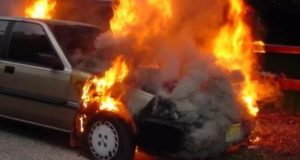 Πάτρα: «Ο πρώην σύζυγός έβαλε φωτιά στο αυτοκίνητό μου»