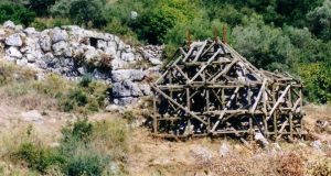 Υπογράφτηκε η εκπόνηση μελέτης των παραποτάμιων πυλών Παλαιομάνινας
