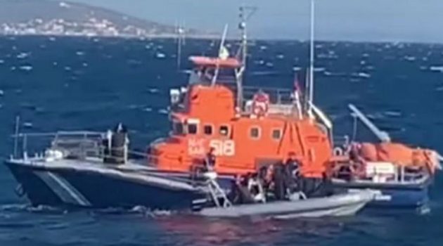 Τραγωδία στη Χίο: Τρία παιδιά και μία γυναίκα οι νεκροί του ναυαγίου μεταναστών (Video)