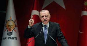 «Δεν αστειευόμαστε, μια νύχτα θα έρθουμε ξαφνικά»: Αδιανόητες απειλές Ερντογάν…