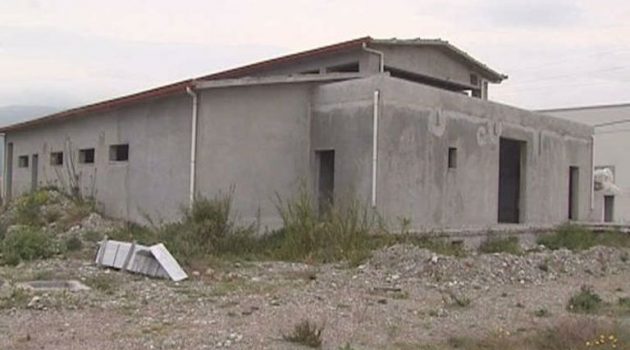 Ναύπακτος: Σε αποθήκη του Δήμου μετατρέπονται τα πρώην σφαγεία – Αντιρρήσεις από Κοτσανά