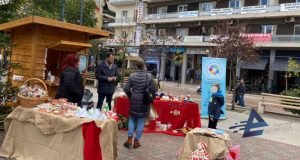 Αγρίνιο: Χριστουγεννιάτικο Παζάρι του Συλλόγου Γονέων-Κηδεμόνων 9ου Δημ. Σχολείου (Photos)