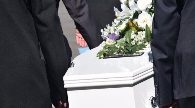 Απίστευτο περιστατικό σε κηδεία στον Έβρο – Άνοιξαν το φέρετρο και είδαν λάθος νεκρό