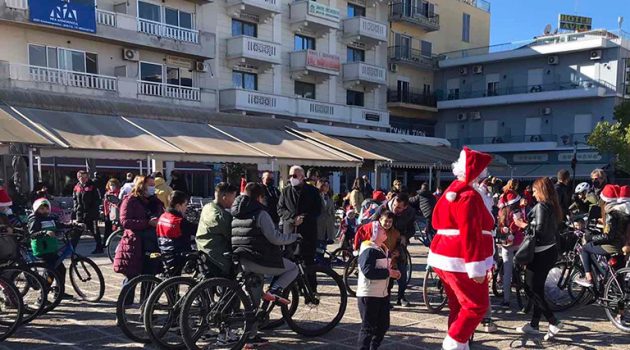 Μεσολόγγι – «Santa Fun-Run»: Συνοδεύοντας τον Άγιο Βασίλη στους δρόμους της πόλης (Photos)
