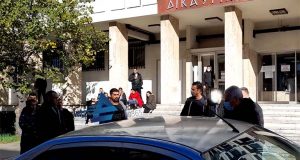 Αγρίνιο: Ζήτησε και έλαβε προθεσμία ο μητροκτόνος (Video – Photos)