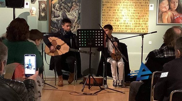 Αγρίνιο: Μια «ζεστή» μουσική βραδιά με τους Θοδωρή και Θωμά Κουτσουπιά (Photos)