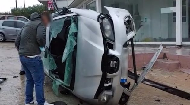 Μύκονος: Τρομακτικό τροχαίο ατύχημα τα ξημερώματα με δύο νεαρούς (Video)