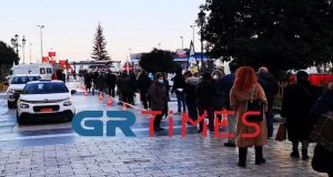 Θεσσαλονίκη: Απίστευτη ουρά στα εμβόλια χωρίς ραντεβού (Photos)