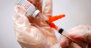 H «Moderna» ξεκίνησε κλινικές δοκιμές εμβολίου κατά της μετάλλαξης «Όμικρον»
