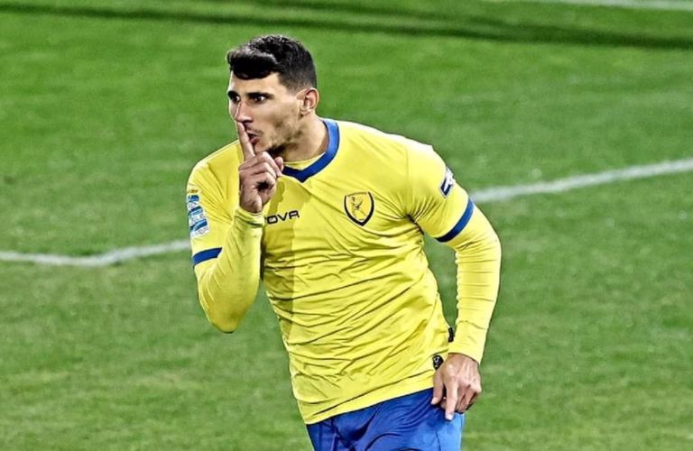 sl1-playouts-nikos-karelis-ypopsifios-gia-best-goal-tis-7is-agonistikis