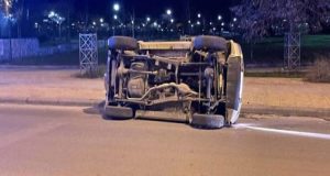 Πάτρα: Αυτοκίνητο με πέντε επιβάτες ήρθε τούμπα στα Συχαινά
