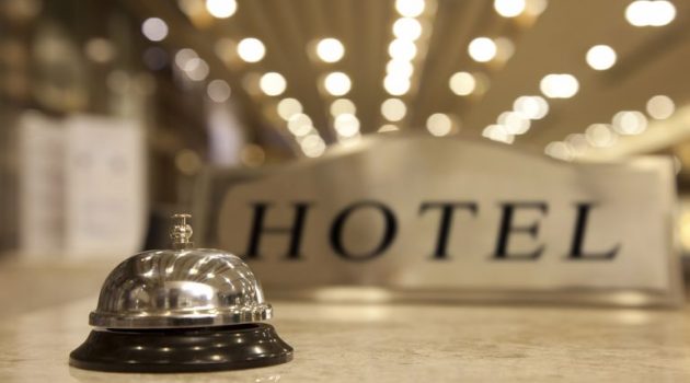 Αγρίνιο: Ανήλικοι αφαίρεσαν από γραφείο ξενοδοχείου 780 ευρώ – Παρέδωσαν τα 604 ευρώ