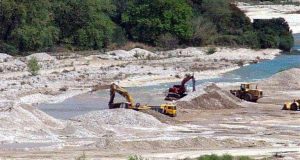 Καταγγελία για παράνομες αμμοληψίες στην Ερμίτσα