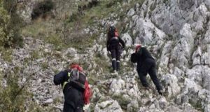 Άνω Χώρα: Eπιχείρηση της Πυροσβεστικής για ορειβάτη που έπεσε σε…