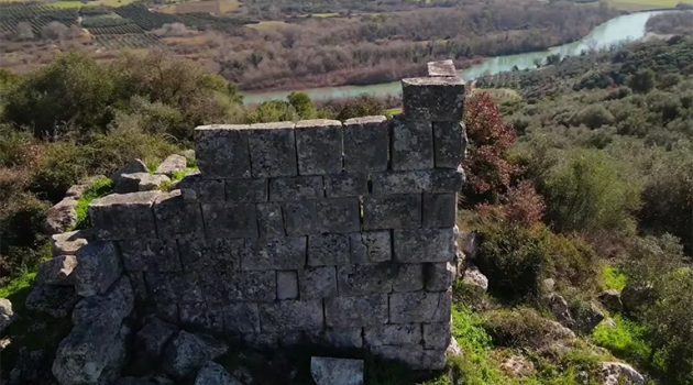 Παλαιομάνινα: Μία απέραντη Αρχαία πόλη χωρίς… όνομα! (Drone Video)