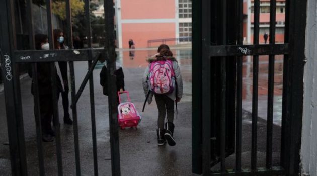 Κρήτη: Σύλληψη πατέρα που δεν έστελνε το παιδί του στο σχολείο για δύο χρόνια