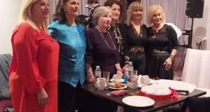 Ο Σύλλογος Γυναικών Καλυβίων έκοψε την Πρωτοχρονιάτικη πίτα του (Photos)
